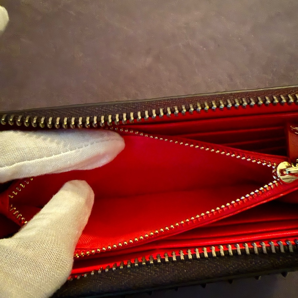 🔥Christian Louboutin purse Panettone Wallet Spike Studs Zip Around🔥 - Picture 6 of 15